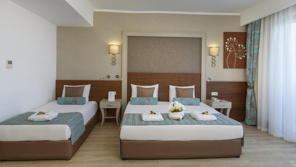 Doppelzimmer mit Poolblick