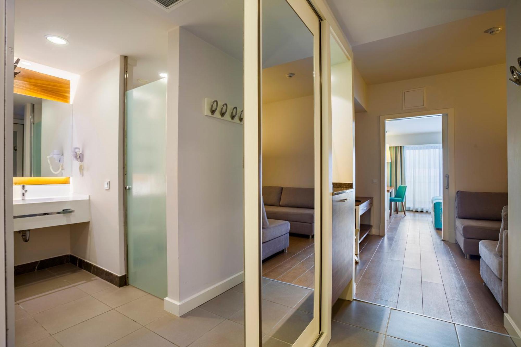 Family Room Sea View Two Bedrooms