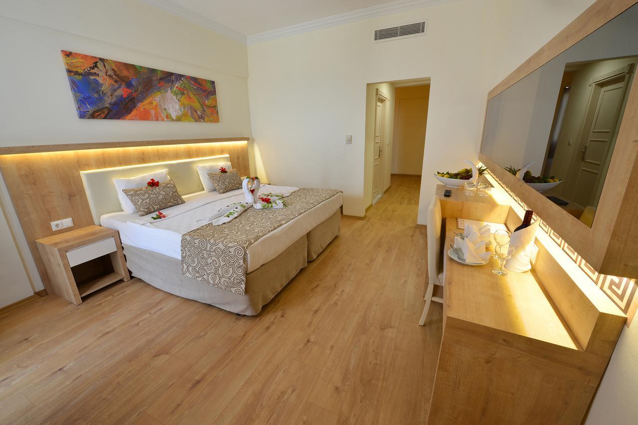 Standard Family Room,1722257147:JPEG