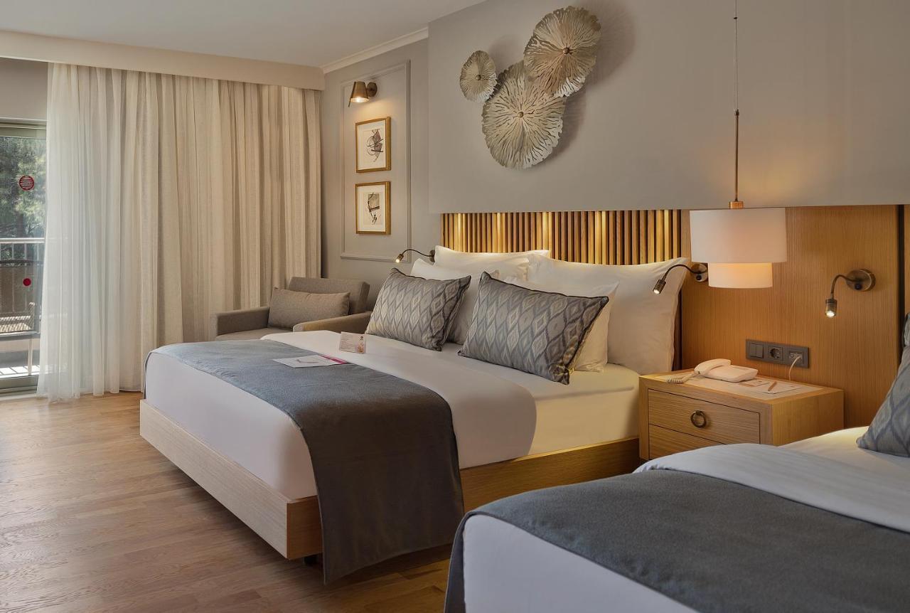 Deluxe Zimmer mit Whirlpool auf dem Balkon